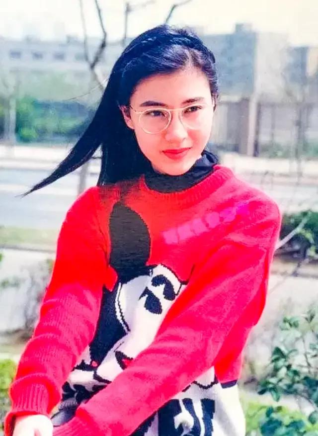 李嘉欣当年到底有多美,李嘉欣年轻时到底有多美