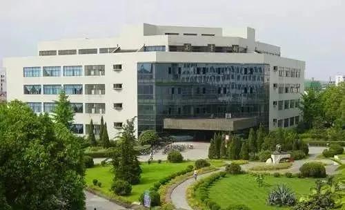 二十中和铁中哪个学校好,十七中和铁中哪个学校好