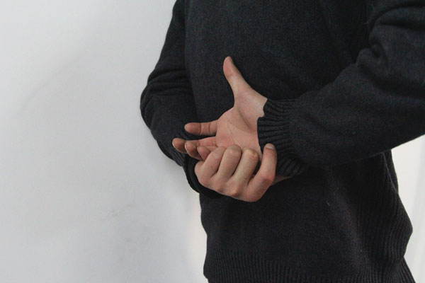 后背长痘痘是什么原因怎么办,后背长痘痘是什么原因怎么解决