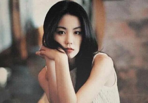 王菲的情史经历,王菲情史谈过几次恋爱