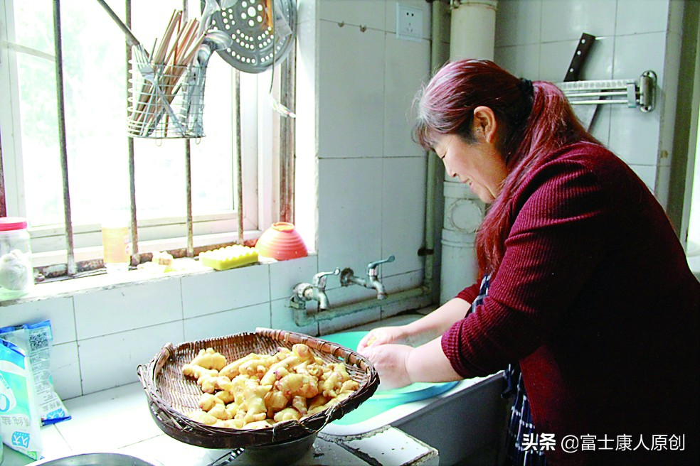 资深女高管富士康工作感受,19岁女孩进富士康流水线