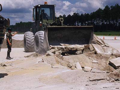 机场被轰炸需要多久修好,机场遇到空袭怎么办