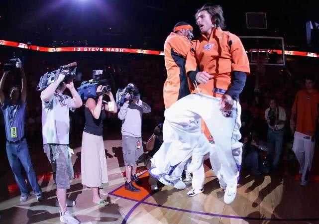 纳什为什么能抢走科比mvp,经典回顾纳什与科比mvp之间的对决