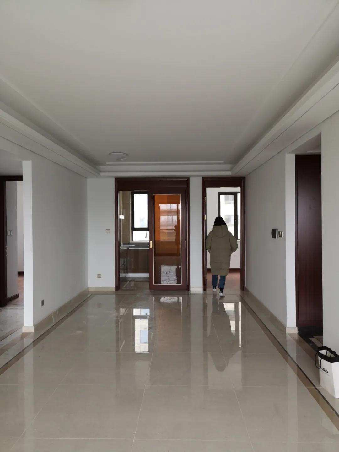 刚买毛坯房的业主会去看什么,买的精装房还能砸了重新装修吗