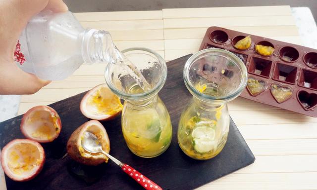 可以和蜂蜜拌着吃的水果,什么水果柠檬蜂蜜最刮油