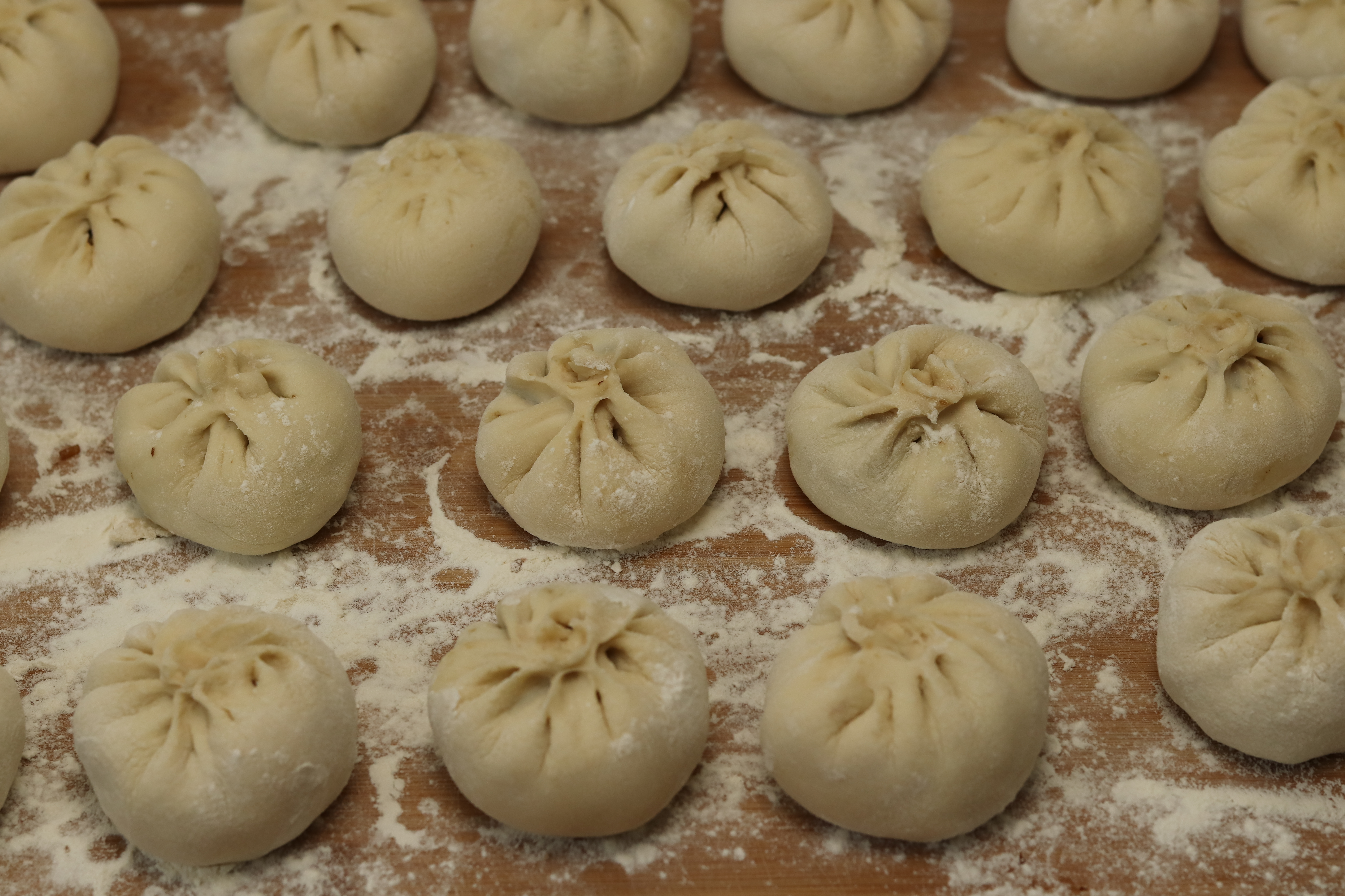 蒸包子切记不要早发面,蒸包子要怎么才不会粘笼布