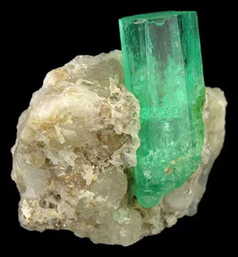 各种宝石原石的种类图片大全,高清彩色宝石原石图片大全