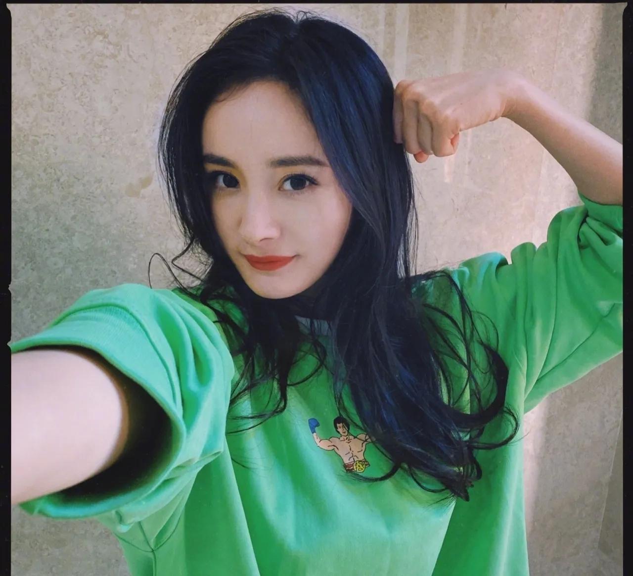 女明星都喜欢哪些男明星,喜欢杨幂的都是什么样的男生啊