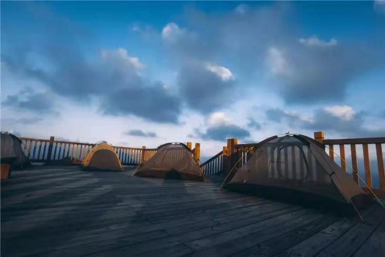 抓住假期的尾巴带上娃来一场露营,假期小尾巴带孩子去哪里玩