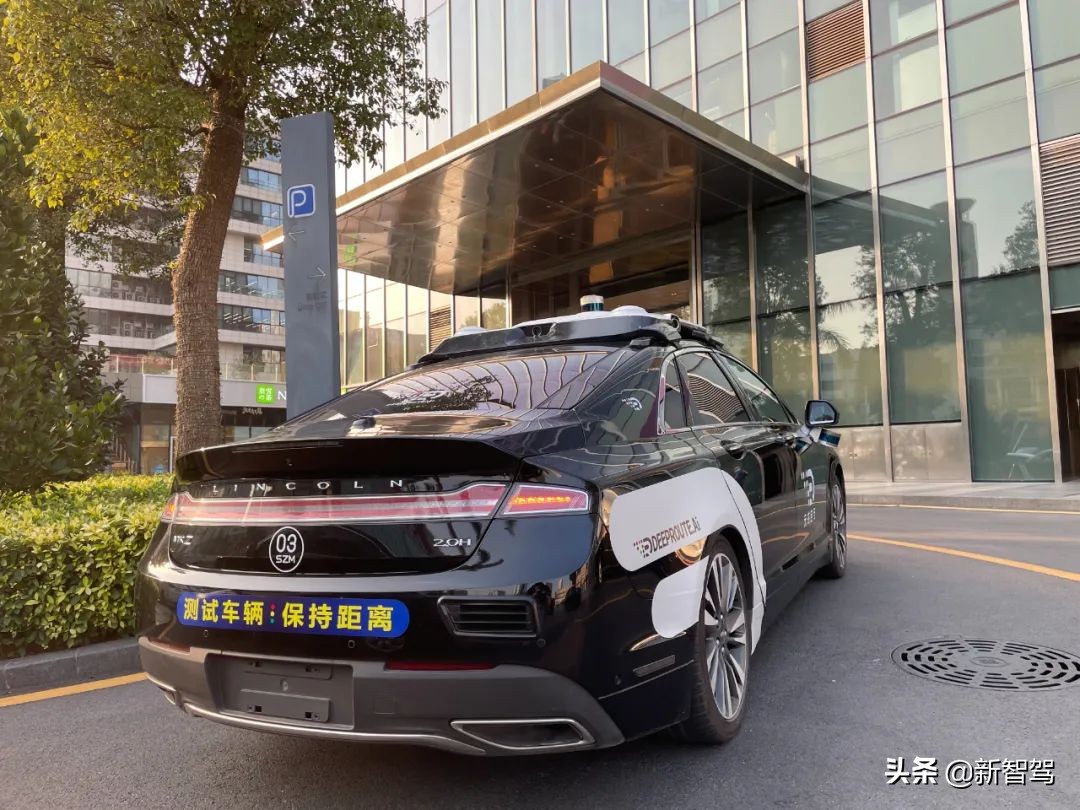 下班搭到一辆元戎启行Robotaxi,深圳闹市区表现如何?