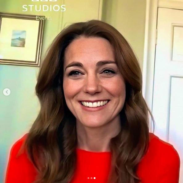 凯特出席造型惊艳众人,凯特打扮视频