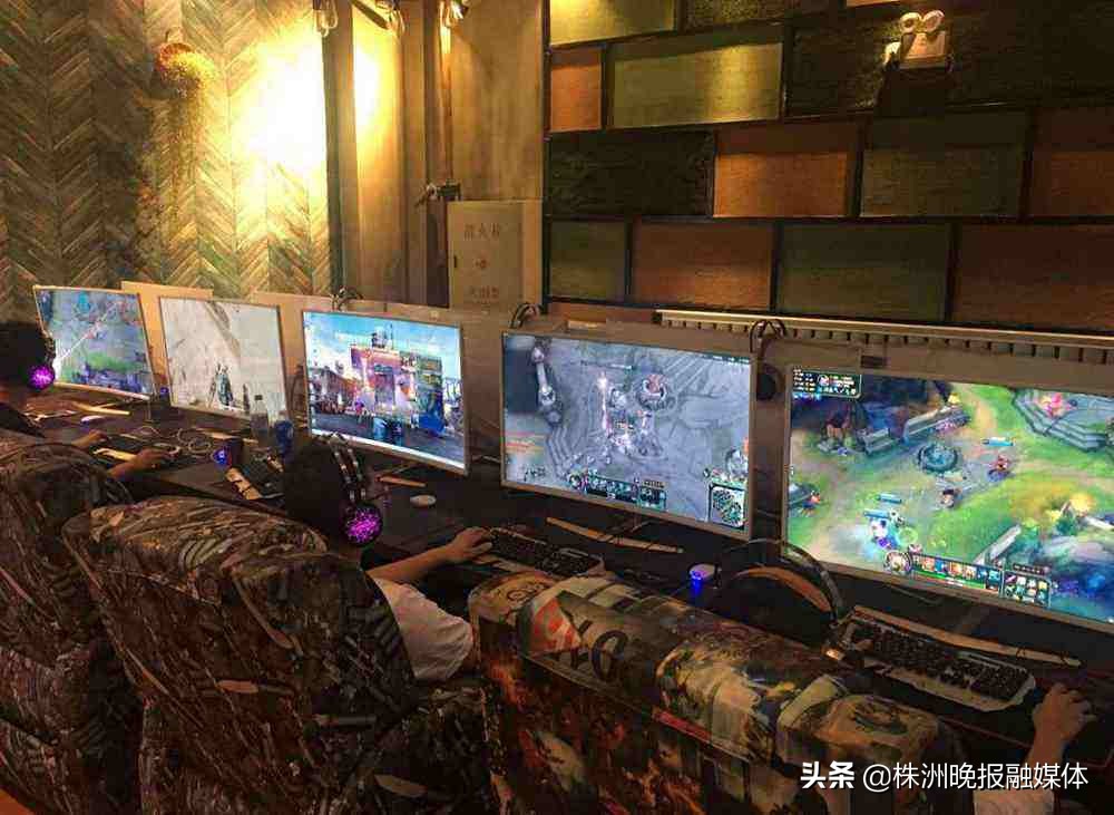 40岁儿子整天打游戏在家啃老,30岁儿子沉迷游戏啃老不上班