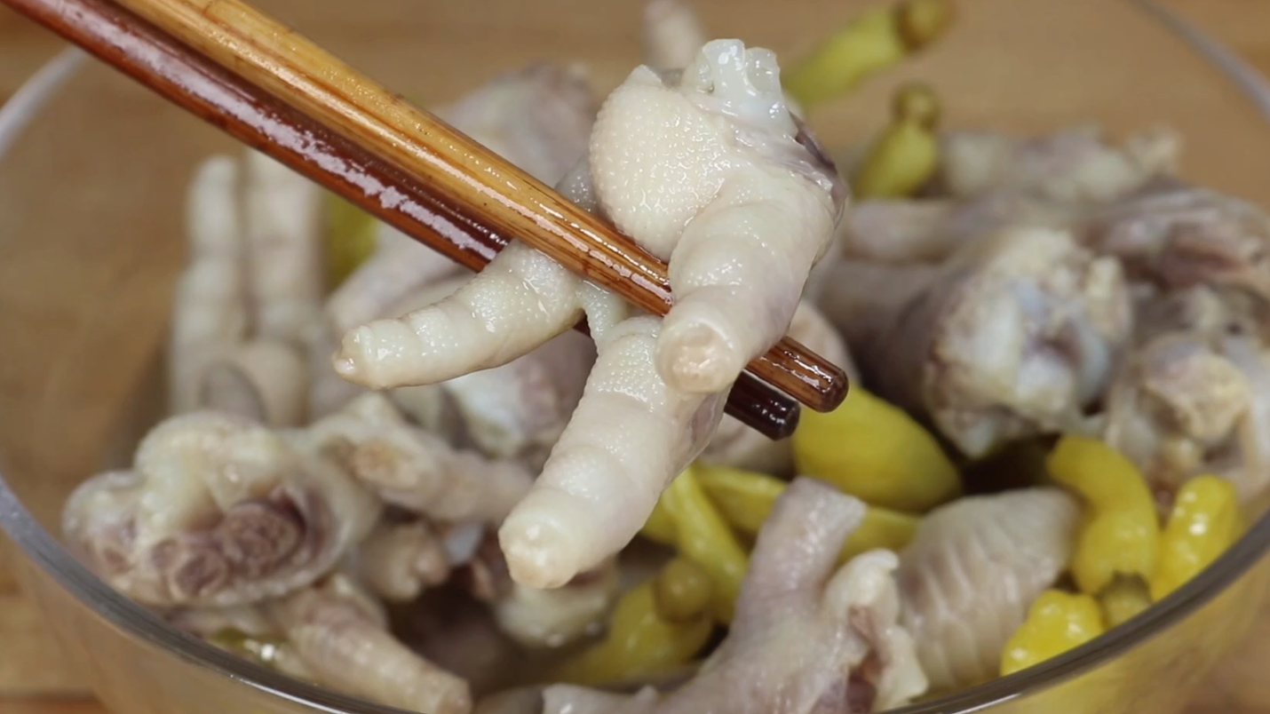 教你在家制作泡椒凤爪,正宗传统泡椒凤爪的家庭制作方法