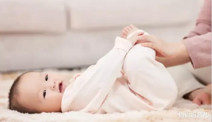 宝宝爱哭闹偏方,幼儿园新生入园哭闹老师哄娃技巧