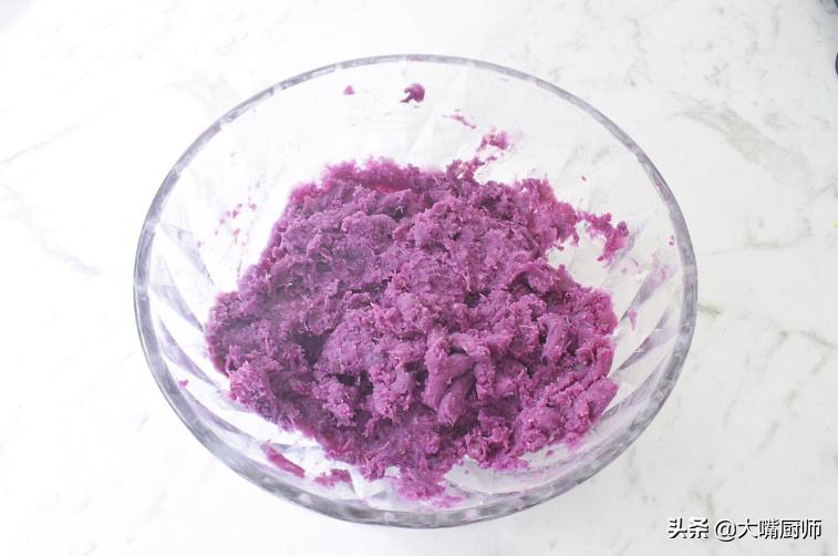 中秋节快到了教你做广式五仁月饼,手工月饼的做法及配方窍门