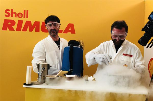 探秘壳牌上海实验室,壳牌劲霸卡车司机