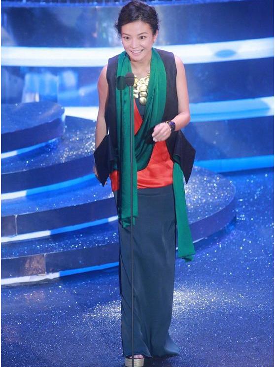 赵薇各种发型,赵薇穿搭头发