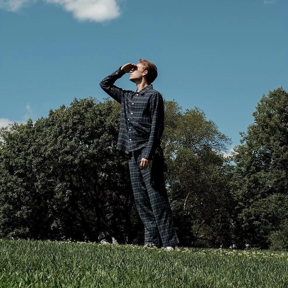 即使不出门也要穿出睡衣的别致,穿睡衣成了一种时尚