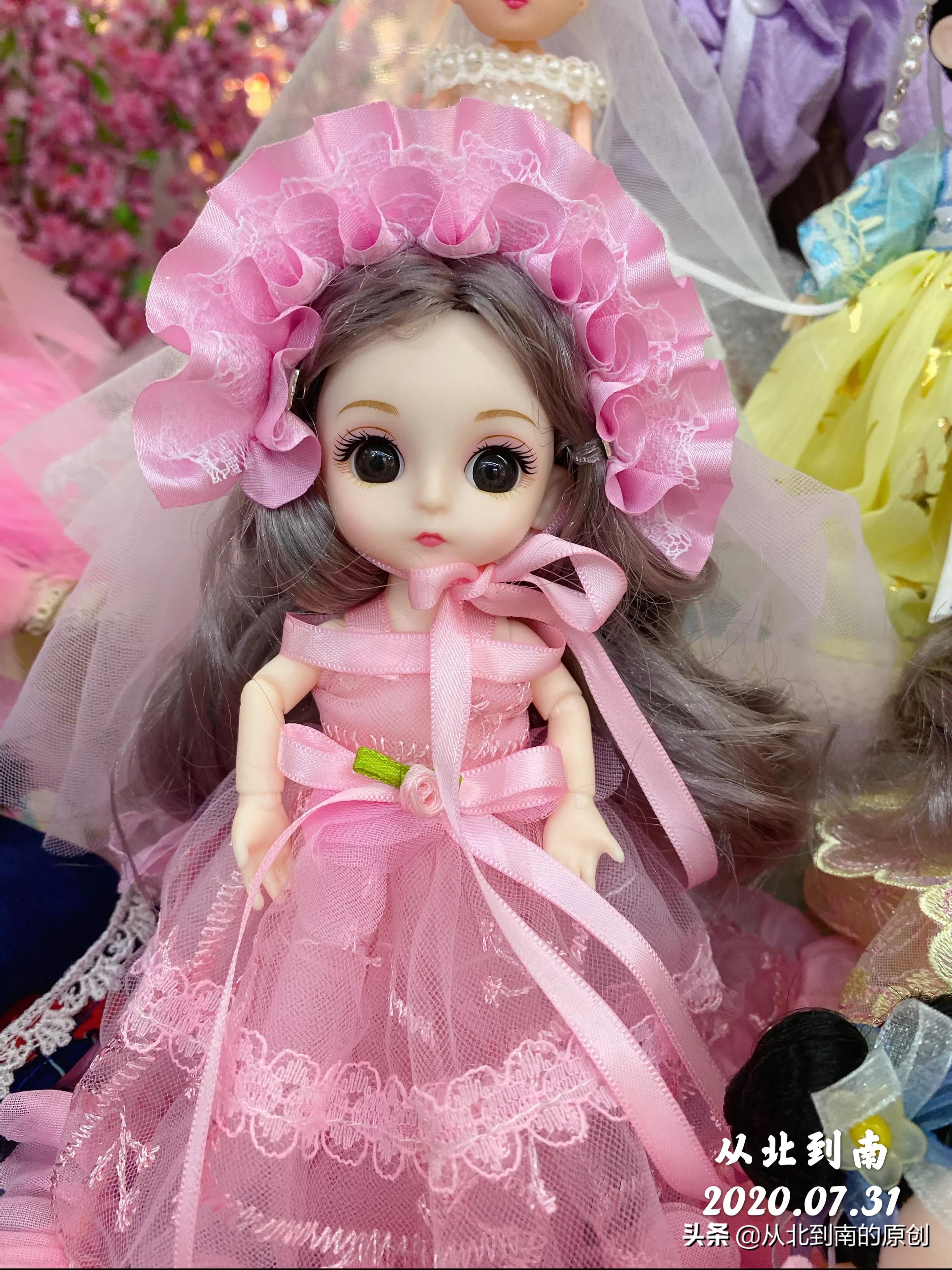 亲自动手做衣服,自己做的手工衣服穿上还真好看呢