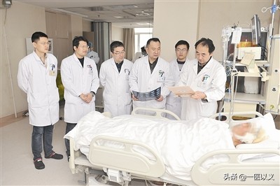 家人生病住院了怎么去安慰家属,家人住院急需手术