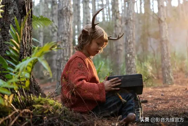 触及各种禁忌点的邪典之作被改编成了电影，一开播就大获好评