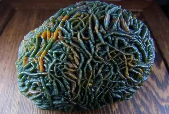 见惯了宝玉石，它的原石长啥样？有些毫不起眼，捡到千万别丢……