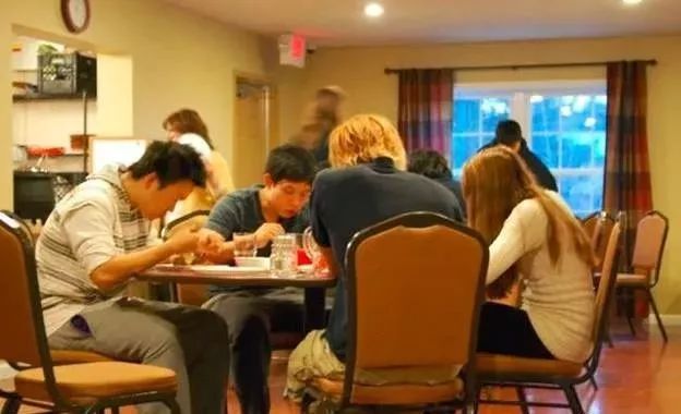 鏂板槈鍑哄浗,缇庡浗鍩虹潱瀛︽牎