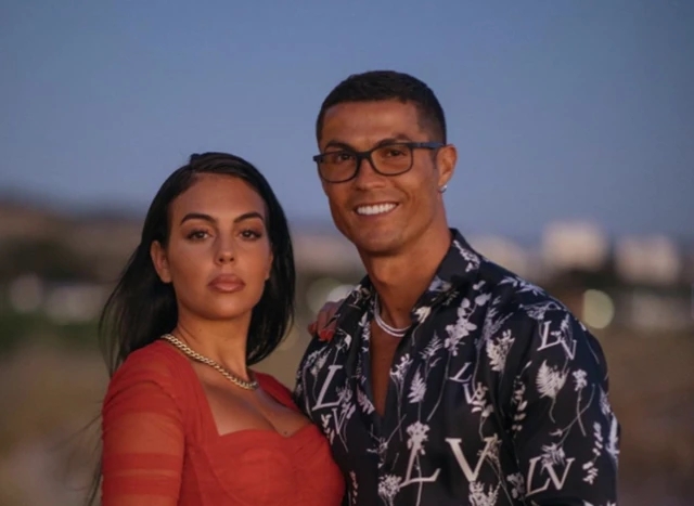 乔治娜为什么要跟c罗结婚,乔治娜被c罗捧红