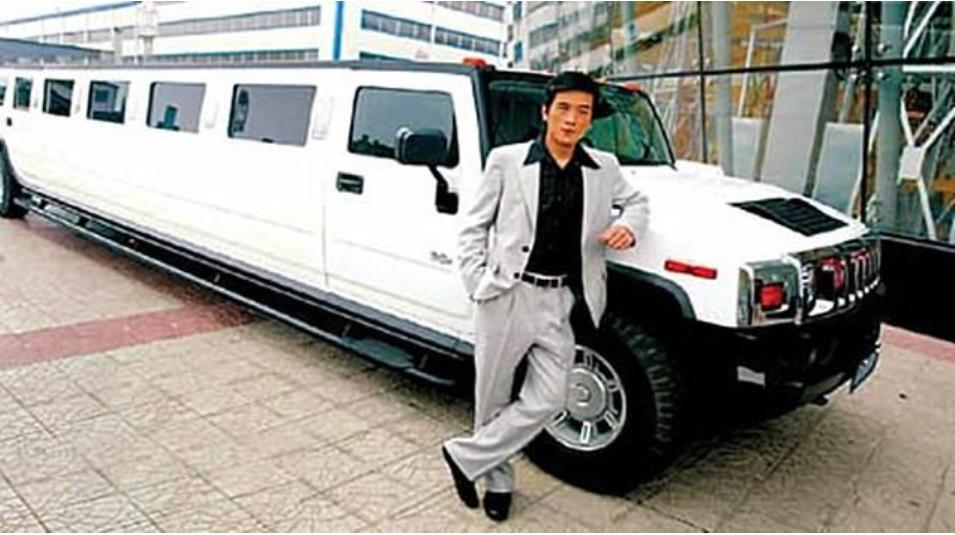 一年赚2个亿被举报,24岁嫁豪门零花钱一年两个亿