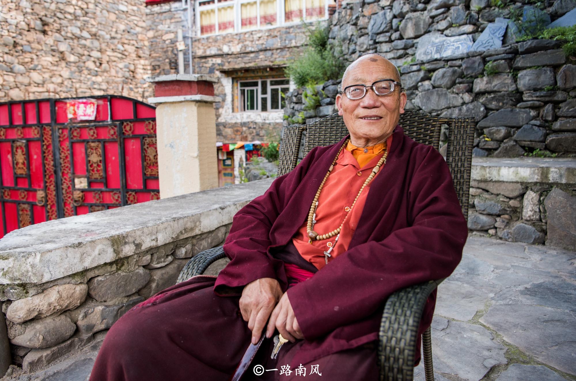 地震震不倒的比萨斜塔,比萨斜塔历经地震不倒之谜