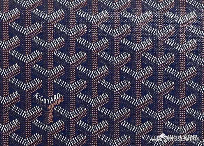 给大家推荐一款什么样的男士包,适合父亲的男士包