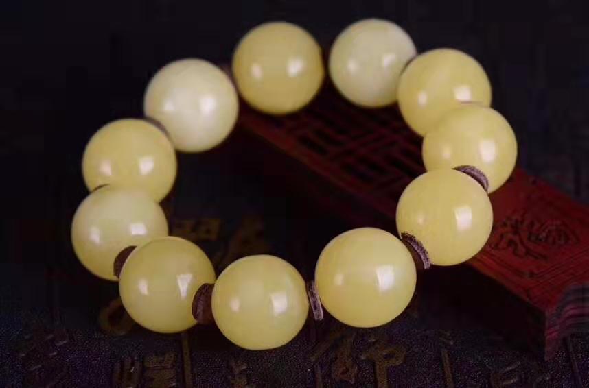 蜜蜡原石边角料怎么辨别真假,蜜蜡打紫光灯一定能鉴别真假吗