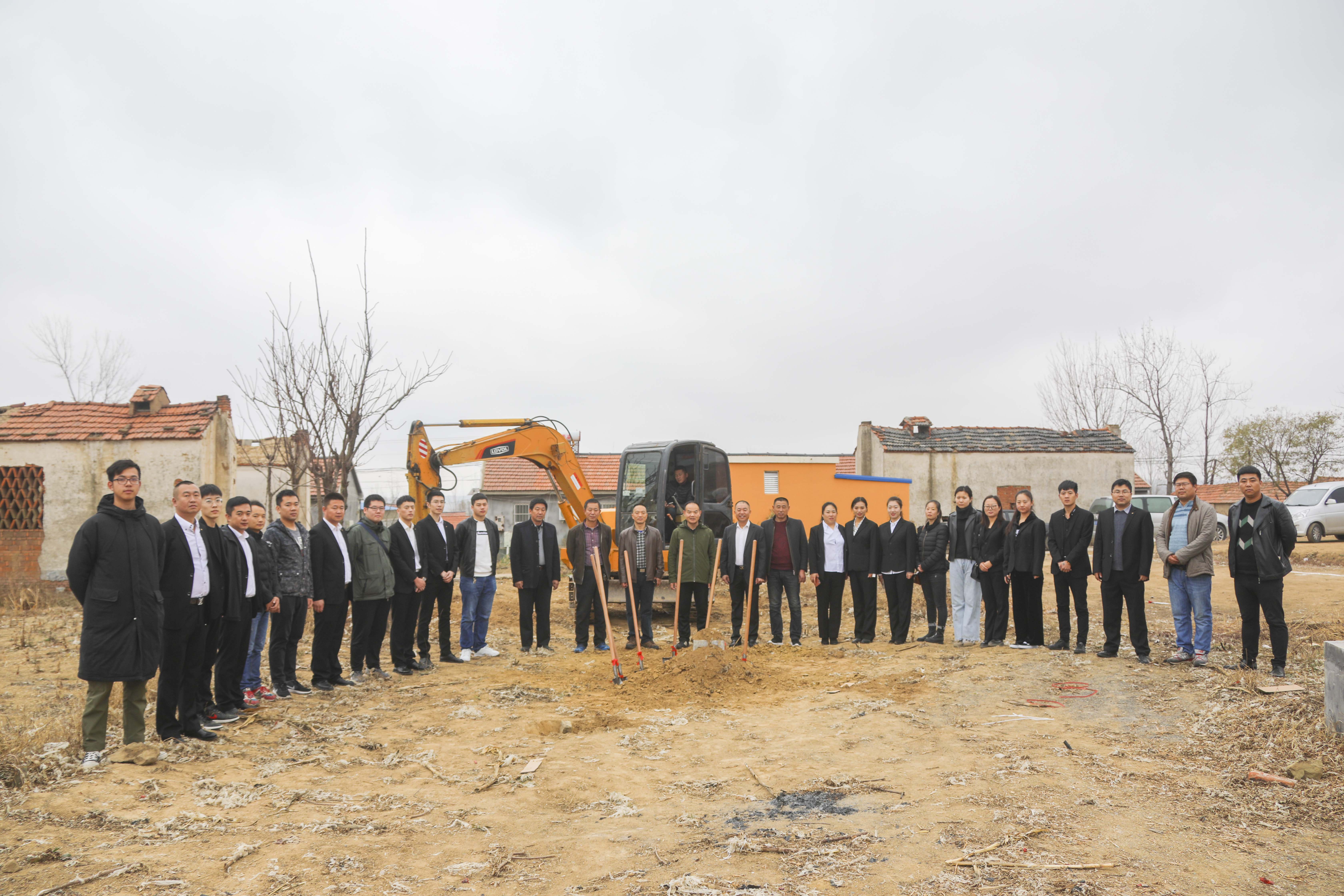 乡村惠民工厂初冬如花绽放,青岛“瑞联合”进荒庄村办厂造福乡梓