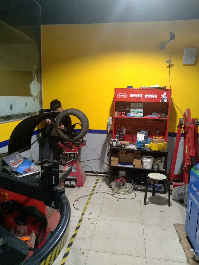 ea888发动机机油加多了怎么回事,汽车发动机机油加多了怎么放出来