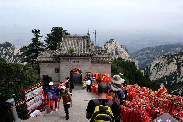 西岳华山五峰风景,华山一日游西安出发路线推荐