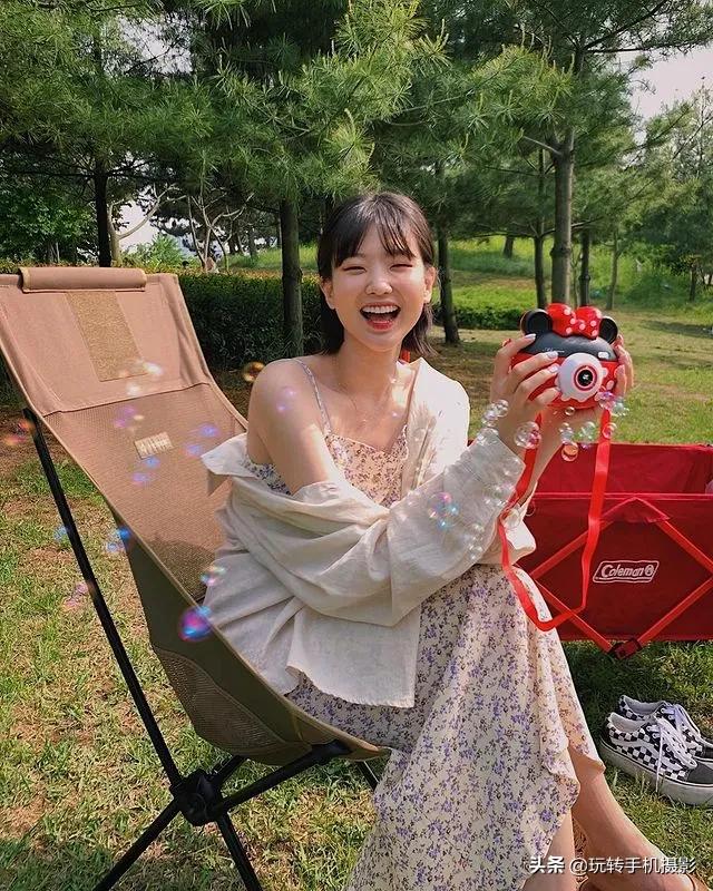 拍照不会笑表情不自然,拍照表情不自然后期能修么