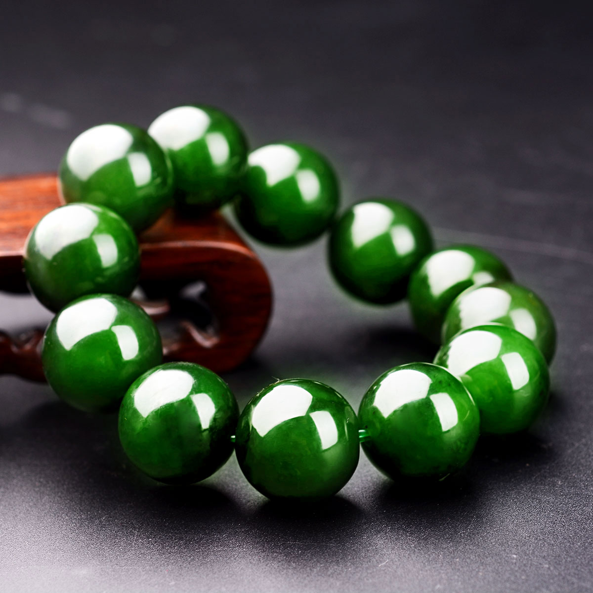 手工串珠作品起源史,串珠艺术的起源和发展