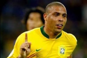 巴西4-1韩国队桑巴舞完整,巴西足球桑巴舞进球视频