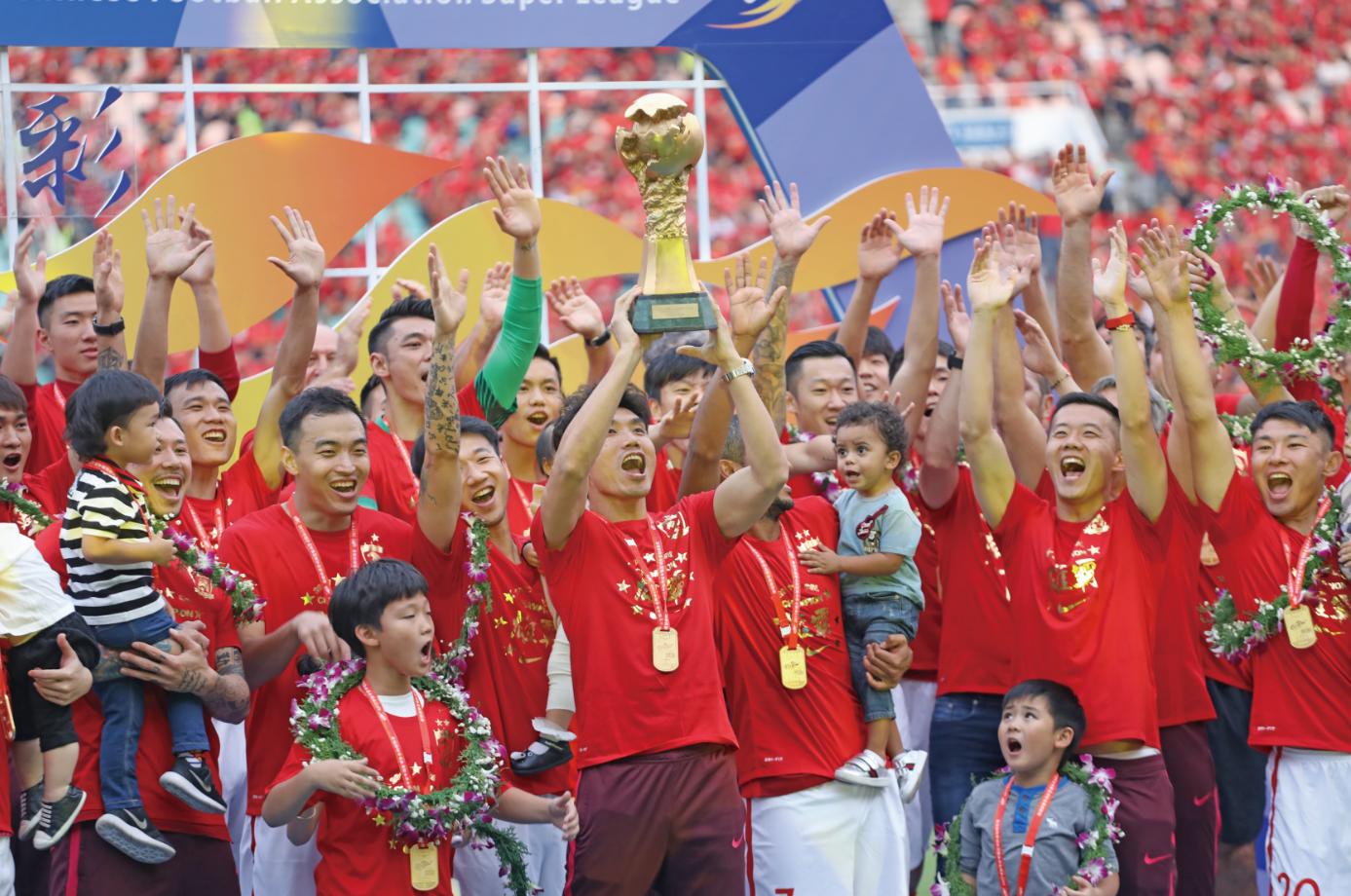 恒大最新队长郑智,郑智广州恒大对卡纳瓦罗