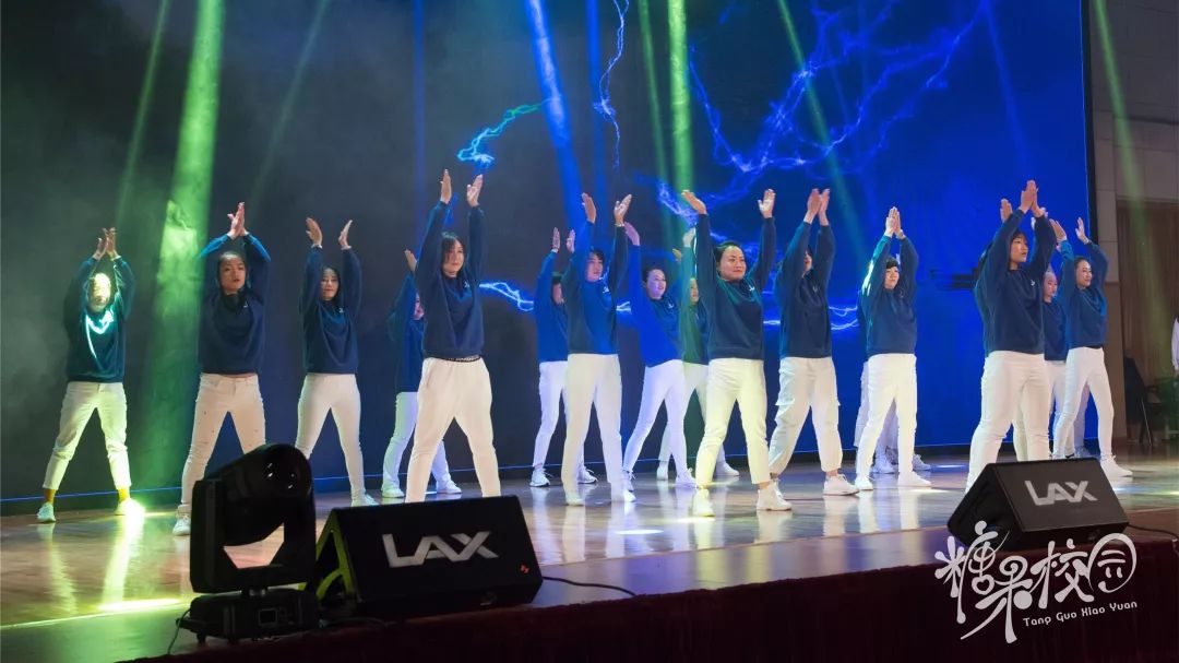 缘聚求实谱写历史篇章展望未来开启迢迢征程昆十中白塔新年盛会