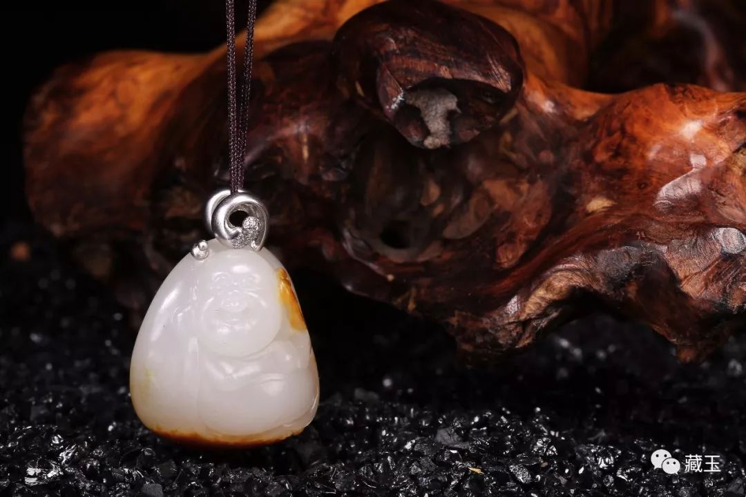女人戴玉佛吊坠有什么讲究,为什么女人必须戴玉佛