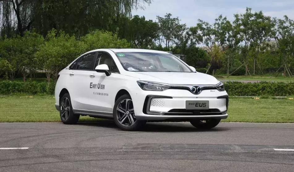 北汽新能源汽车eu5r550价格,18年北汽新能源eu5二手车价格