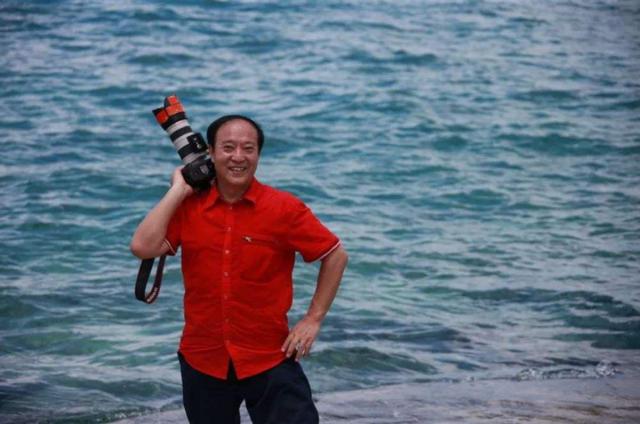 冯巩搭档牛群：被质疑贪污，64岁节目中晕倒，这些年他有多惨？