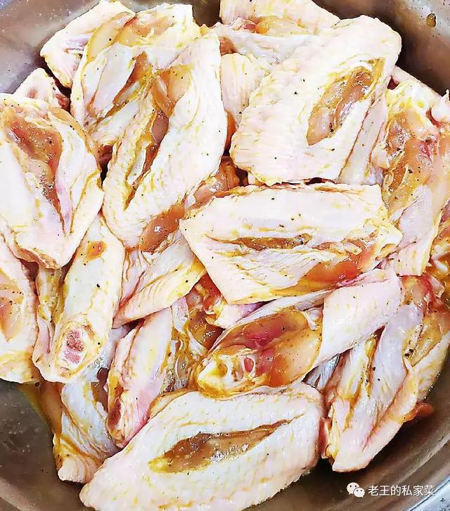 椒盐鸡翅外焦里嫩的鸡翅,避风塘炒鸡翅鸡翅如何腌制