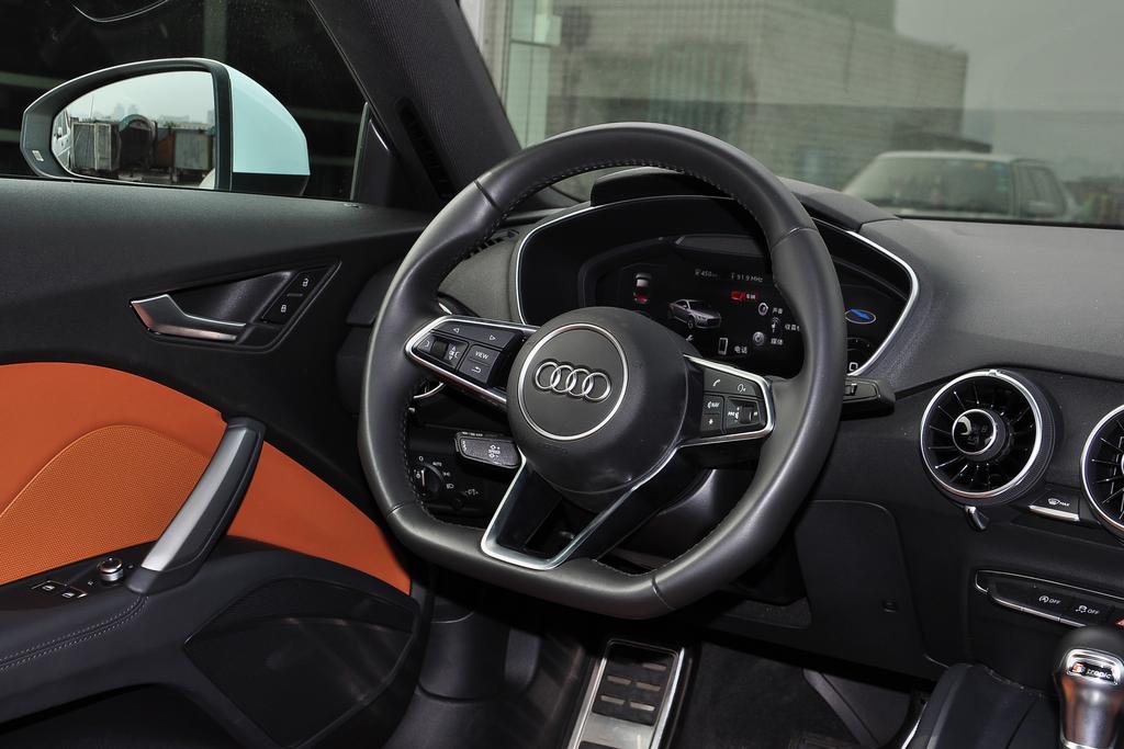 奥迪tt科比,科比的凯雷德和奥迪tt