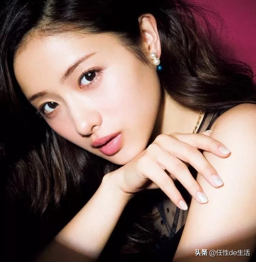 没有睫毛膏怎么化妆好看,化妆不画眼影和睫毛膏好看吗