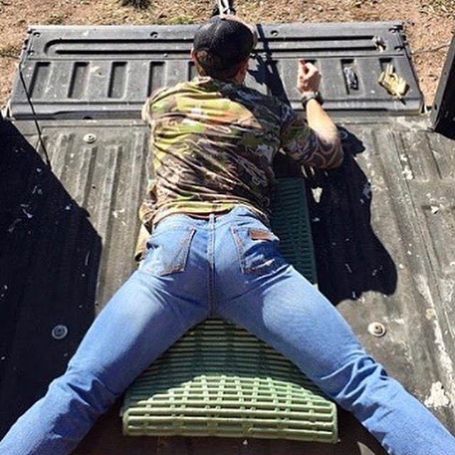 头条小知识：为什么肛门附近会长毛？可以除掉吗？