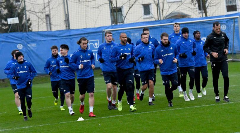 足球训练不怕累坚持下去,足球进攻无球跑动意识训练