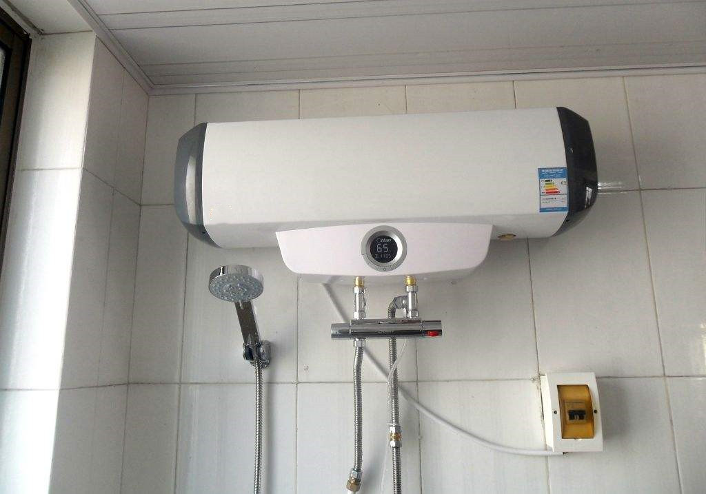 电热水器用不用拔掉电源,史密斯电热水器洗澡要不要拔插头