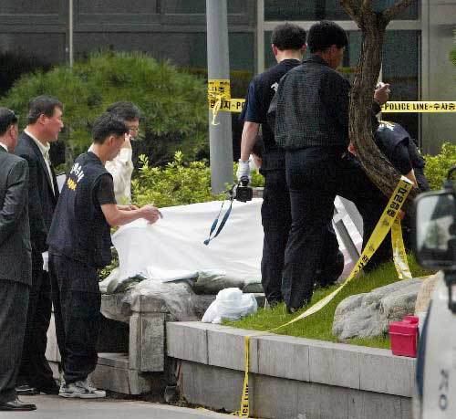 韩国足坛黑幕：逼亲兄弟自杀！造02世界杯黑幕！足球背后那只手